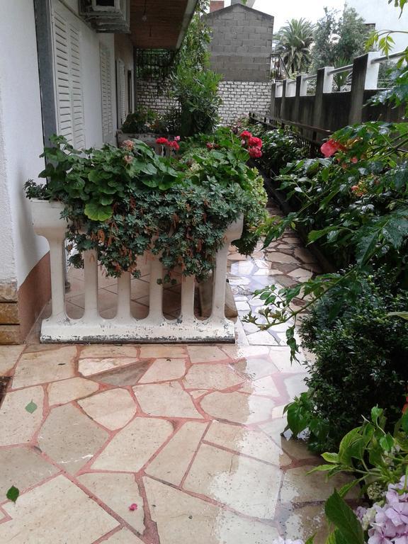 Apartma Mirjana *